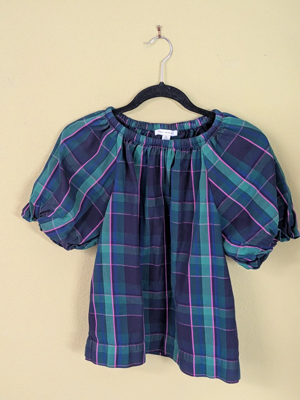 Plaid Puff-Sleeve Peasant Top in Green and Navy